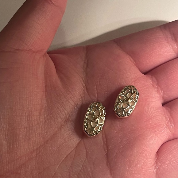 Kendra Scott White Kyocera Opal Ellie Studs in gold - Picture 5 of 9